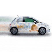 Auto mit BabyCare-Logo